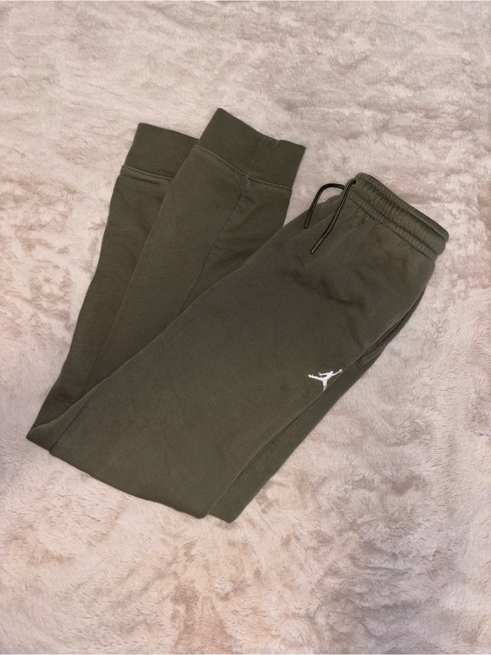 Jordan Kids Olive Green Jogger Sweatpants with White Jumpman